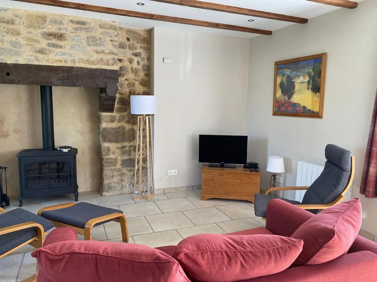 Clara, Clement & Nelle - Character Cottages Jugon-les-Lacs Holiday home